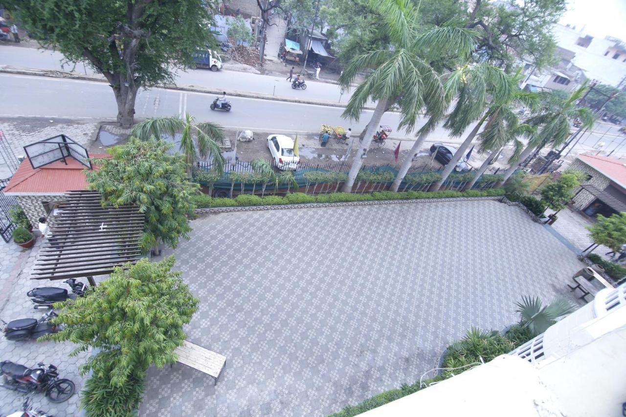 Hotel Sheetal Regency,Near Janambhumi Matura Exterior foto